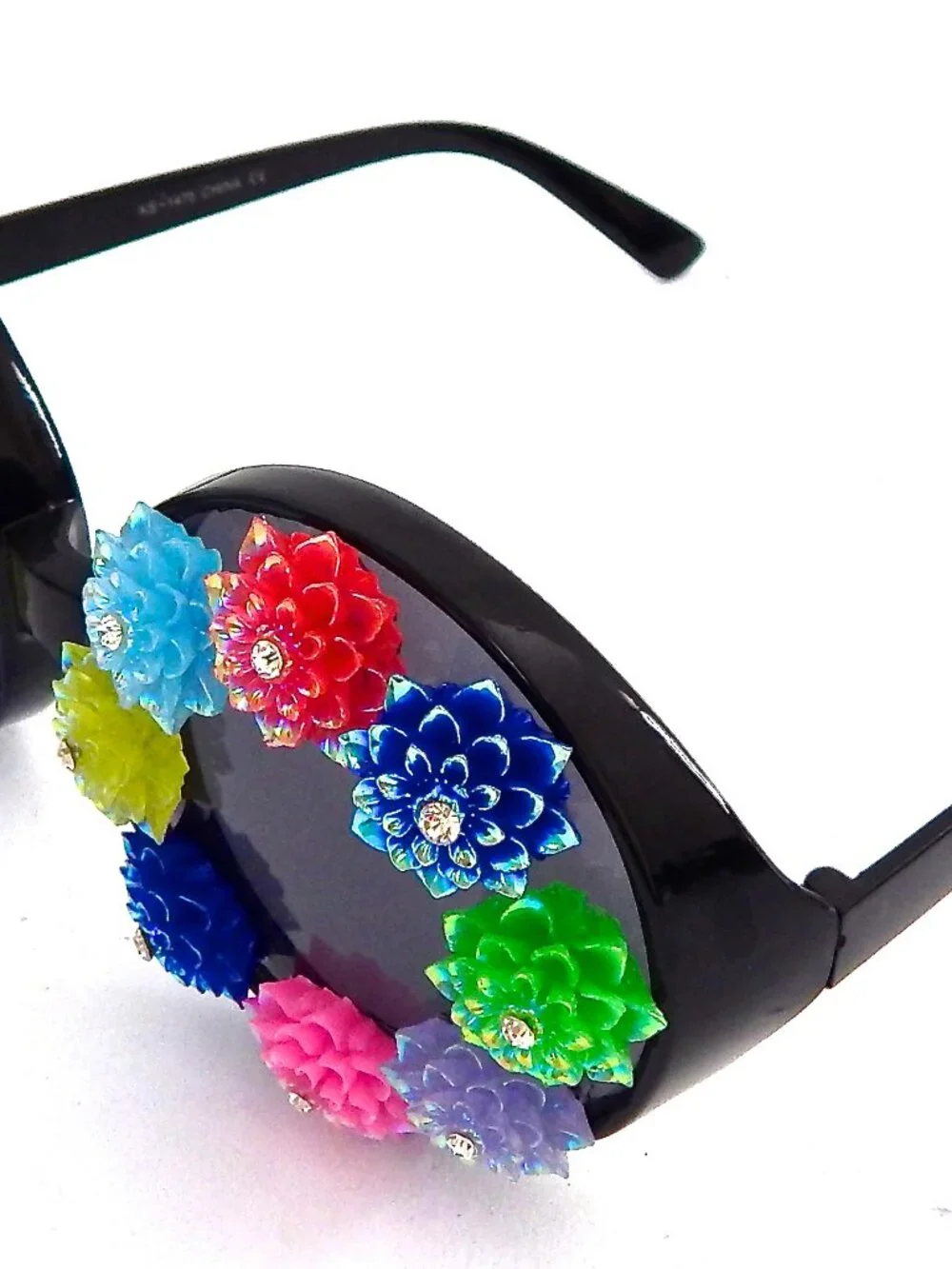 GASOLINE GLAMOUR JELLYBEAN DISCO QUEEN RODEAA QUEEN GLASSES🪩💎🛼
